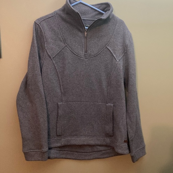 Roots grey polyester sweater with a bit of fuzziness. - Picture 1 of 8